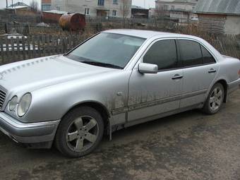 1995 Mercedes-Benz E-Class Pictures
