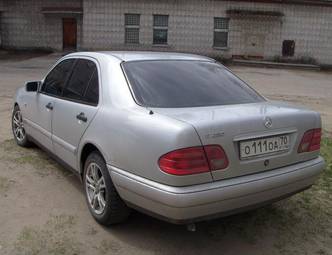 1995 Mercedes-Benz E-Class Pics