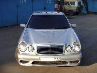 1995 Mercedes-Benz E-Class Photos