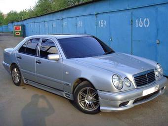 1995 Mercedes-Benz E-Class Photos