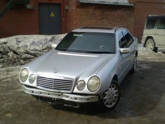 1995 Mercedes-Benz E-Class Photos