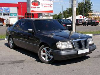 1995 Mercedes-Benz E-Class Pics
