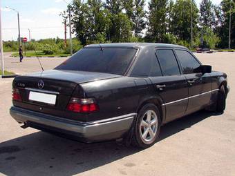 1995 Mercedes-Benz E-Class Photos