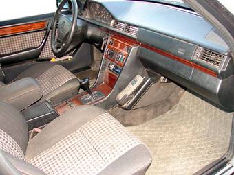1995 Mercedes-Benz E-Class Photos