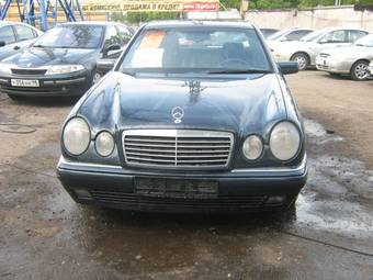 1995 Mercedes-Benz E-Class Photos