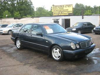 1995 Mercedes-Benz E-Class Photos