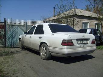 1995 Mercedes-Benz E-Class Pictures