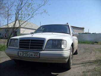 1995 Mercedes-Benz E-Class Photos
