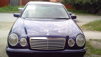 1995 Mercedes-Benz E-Class Photos