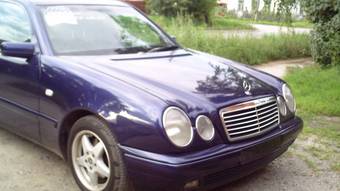 1995 Mercedes-Benz E-Class Photos