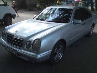 1995 Mercedes-Benz E-Class Photos