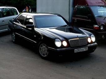 1995 Mercedes-Benz E-Class Pictures