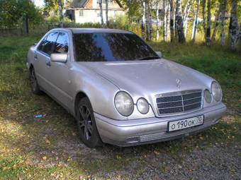 1995 Mercedes-Benz E-Class Images