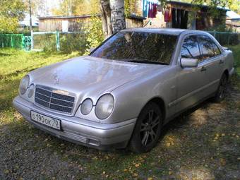 1995 Mercedes-Benz E-Class Pics