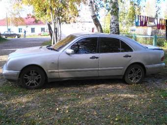 1995 Mercedes-Benz E-Class Pictures