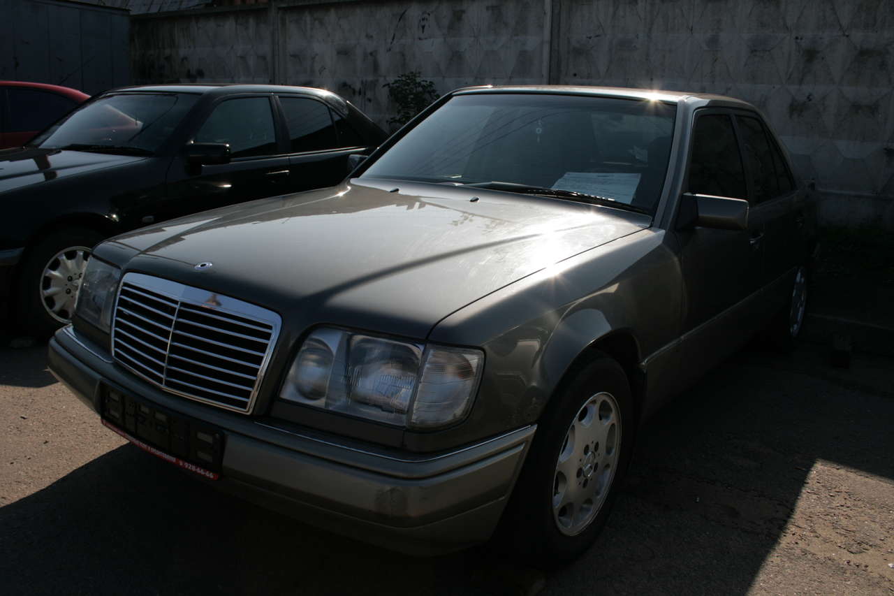 1995 Mercedes-Benz E-Class