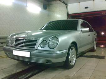 1995 Mercedes-Benz E-Class Pictures