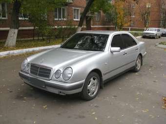 1996 Mercedes-Benz E-Class Photos