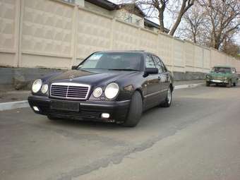 1996 Mercedes-Benz E-Class Pictures