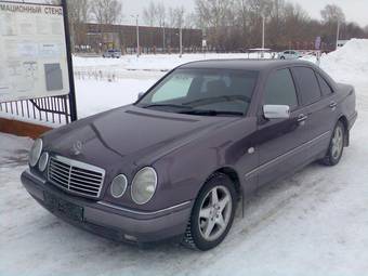 1996 Mercedes-Benz E-Class Pictures