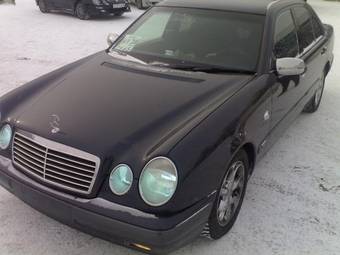 1996 Mercedes-Benz E-Class Pictures