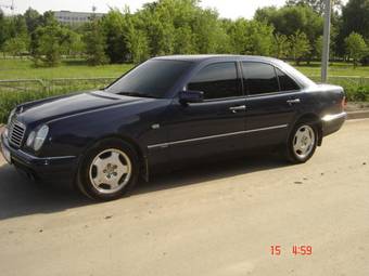 1996 Mercedes-Benz E-Class Pictures