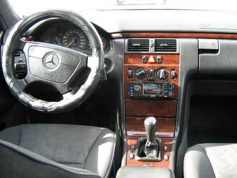 1996 Mercedes-Benz E-Class Photos