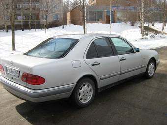 1996 Mercedes-Benz E-Class Pictures