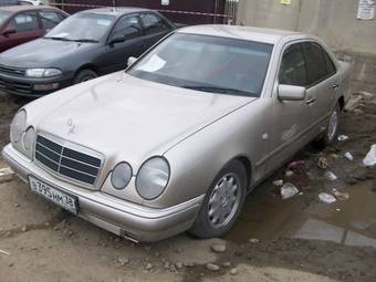 1996 Mercedes-Benz E-Class Pictures