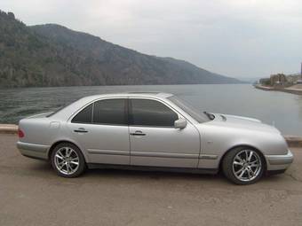 1996 Mercedes-Benz E-Class Images