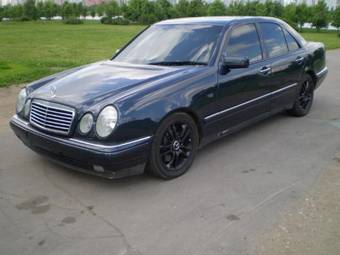 1996 Mercedes-Benz E-Class Pictures