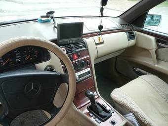 1996 Mercedes-Benz E-Class Pictures