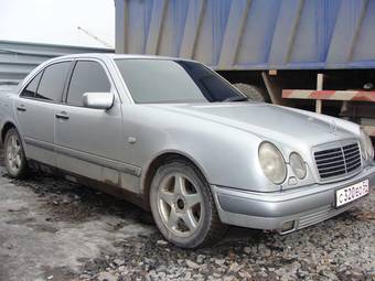 1996 Mercedes-Benz E-Class Pictures