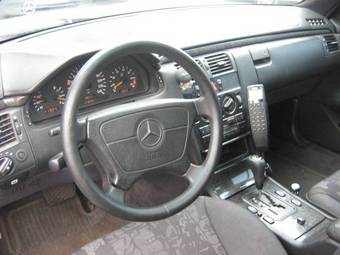 1996 Mercedes-Benz E-Class Pictures