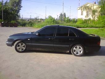 1996 Mercedes-Benz E-Class Pictures