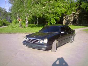 1996 Mercedes-Benz E-Class Pics