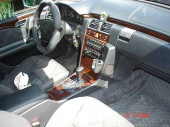 1996 Mercedes-Benz E-Class Pictures