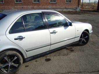 1996 Mercedes-Benz E-Class Pictures