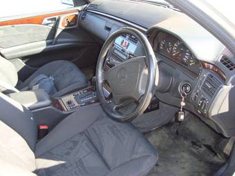 1996 Mercedes-Benz E-Class Pictures