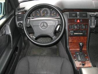 1996 Mercedes-Benz E-Class Pictures