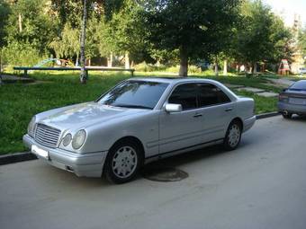 1996 Mercedes-Benz E-Class Photos