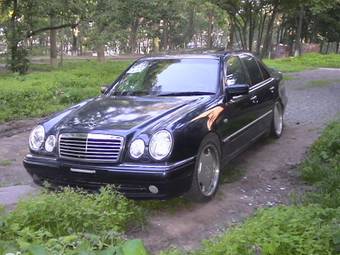 1996 Mercedes-Benz E-Class Pictures