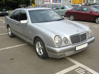 1996 Mercedes-Benz E-Class Pictures