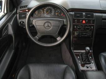 1996 Mercedes-Benz E-Class Photos