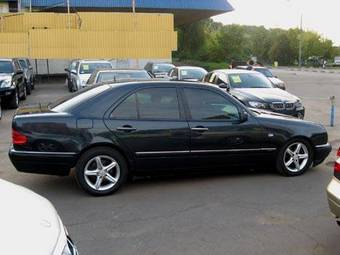 1996 Mercedes-Benz E-Class Images