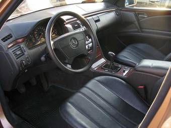 1996 Mercedes-Benz E-Class Pictures