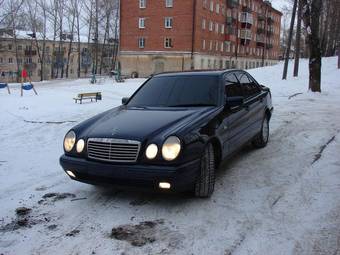 1997 Mercedes-Benz E-Class Photos