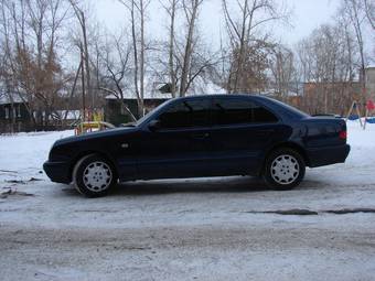 1997 Mercedes-Benz E-Class Pictures