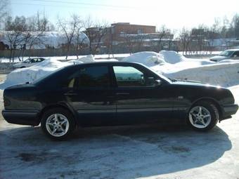 1997 Mercedes-Benz E-Class Pictures
