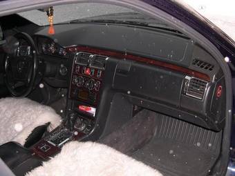 1997 Mercedes-Benz E-Class Photos